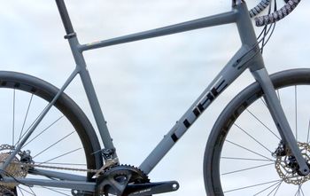 CUBE ATTAIN SLX 2023 2023 Road & Gravel usato, Grigio chiaro — immagine 4 di 16