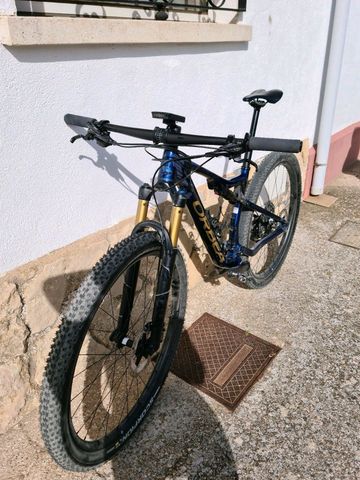 Orbea OIZ M PRO TR 2022 2022 Mountainbike usato, Blu — immagine 2 di 3