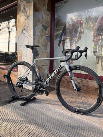 Gebrauchtes Factor O2 SRAM Force eTap AXS 2023 Frameset 2023 Road & Gravel, Hellgrau — Bild 2 von 3