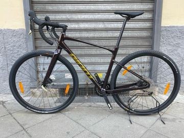 Used Giant Revolt 1 2024 2024 Road & Gravel, Black — image 2 of 7