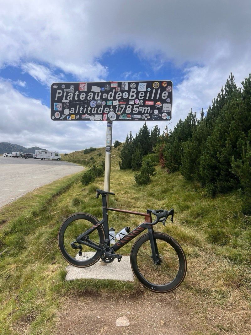Used Canyon Aeroad CFR WRL 2023 2023 Road & Gravel, Black — image 2 of 3