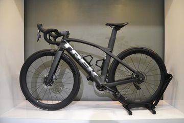 Brugt Trek Madone SLR 7 eTap 2022 2022 Road & Gravel — billede 2 af 8