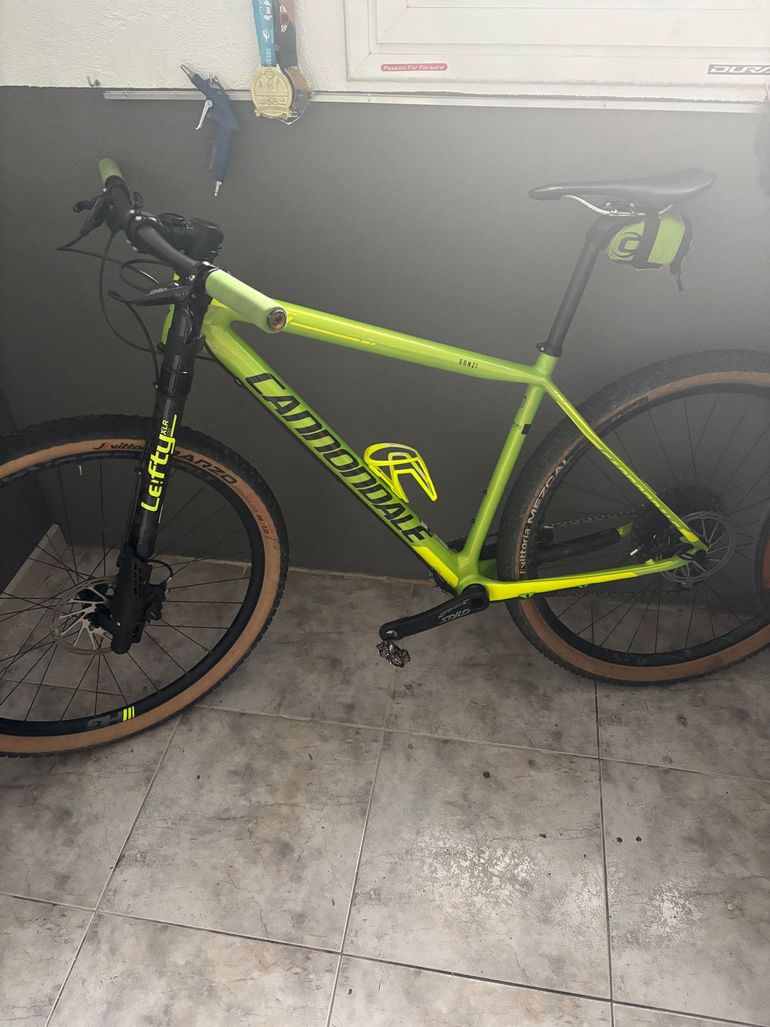 Used Cannondale F-Si Carbon 2 2018 2018 Mountainbike — image 1 of 8