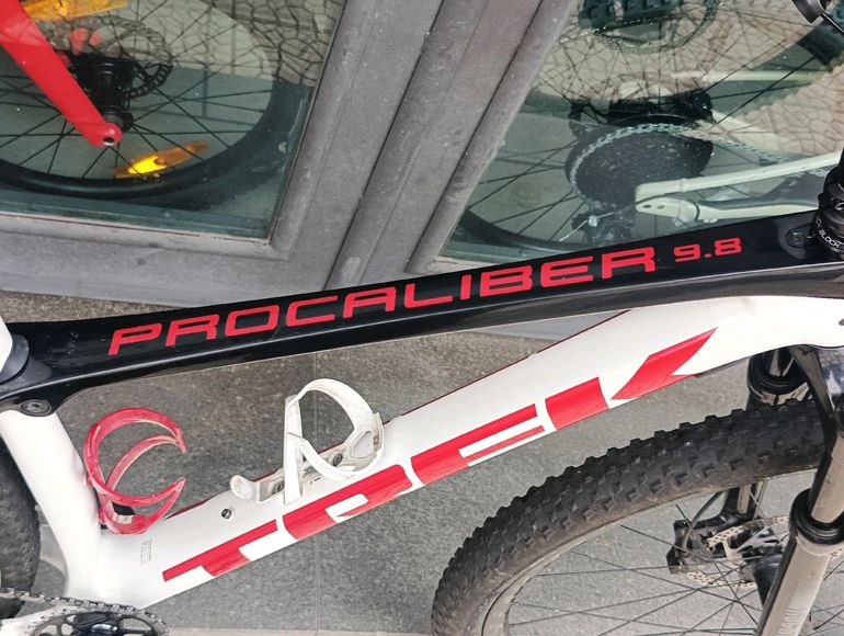 Used Trek Procaliber 9.8 2021 2021 Mountainbike, White, 29 — image 5 of 18