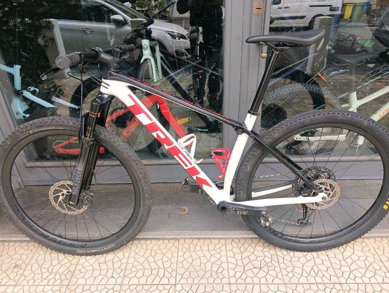 Used Trek Procaliber 9.8 2021 2021 Mountainbike, White, 29 — image 12 of 18