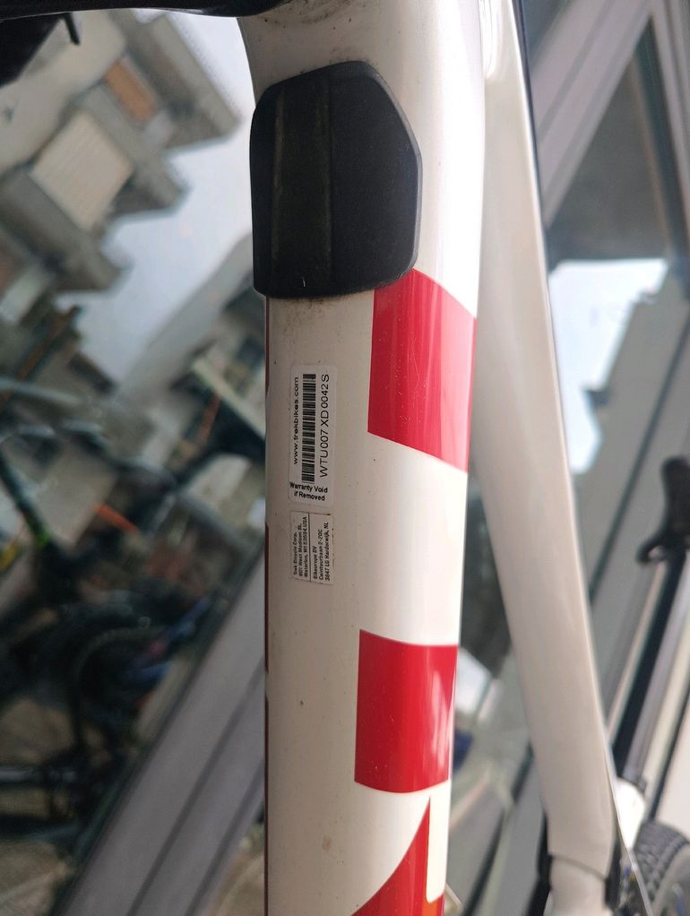 Used Trek Procaliber 9.8 2021 2021 Mountainbike, White, 29 — image 14 of 18
