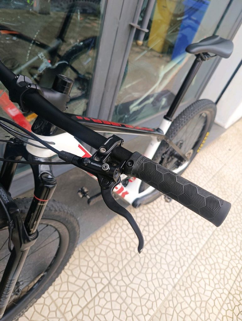 Used Trek Procaliber 9.8 2021 2021 Mountainbike, White, 29 — image 17 of 18