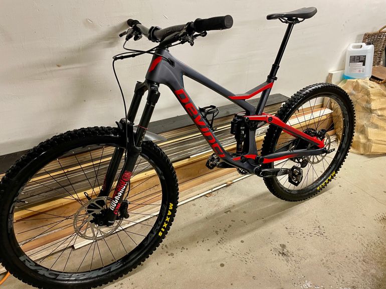 Used Devinci Spartan Carbon 29 GX LTD 12s 2019 Mountainbike, Light Gray — image 2 of 5