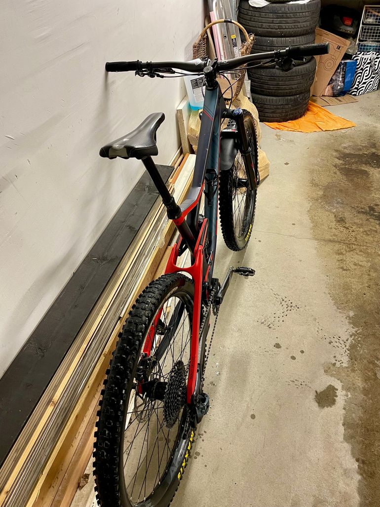 Used Devinci Spartan Carbon 29 GX LTD 12s 2019 Mountainbike, Light Gray — image 5 of 5