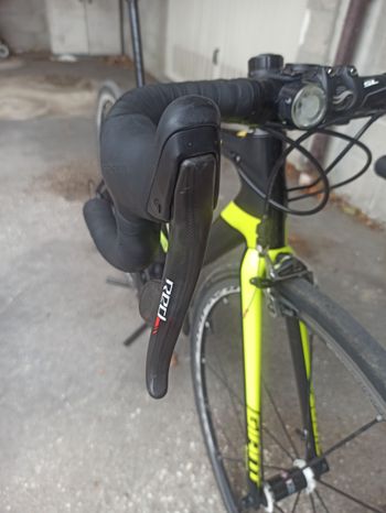 Used Giant Advanced 2017 Road & Gravel
