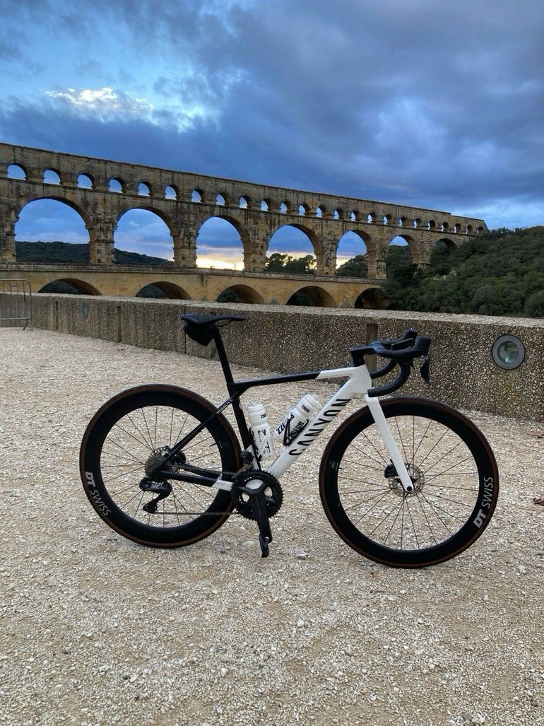Brugt Canyon Ultimate CF SL 8 Aero 2023 2023 Road & Gravel — billede 1 af 3