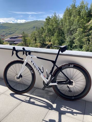 Gebrauchtes Canyon Ultimate CF SL 8 Aero 2023 2023 Road & Gravel, Weiß — Bild 2 von 3