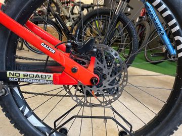 Used Canyon Spectral:ON 6.0 2019 2019 Mountainbike, Red, 29, 27.5 — image 8 of 11