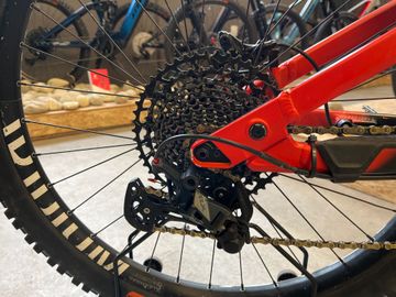 Used Canyon Spectral:ON 6.0 2019 2019 Mountainbike, Red, 29, 27.5 — image 4 of 11