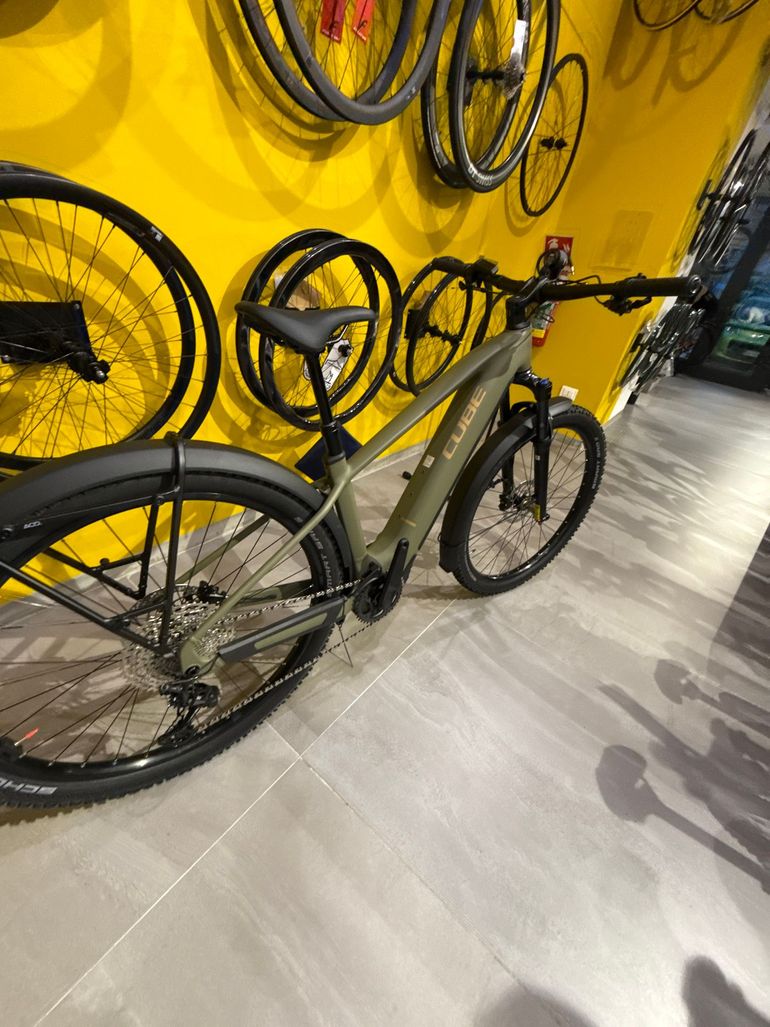 Used CUBE REACTION HYBRID, PRO ALLROAD 2025 2025 Mountainbike, Green, 27.5, 29 — image 7 of 8