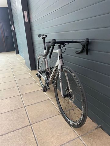 Factor O2 SRAM Rival eTap AXS 2023 2023 Road & Gravel usato, Grigio chiaro — immagine 2 di 18