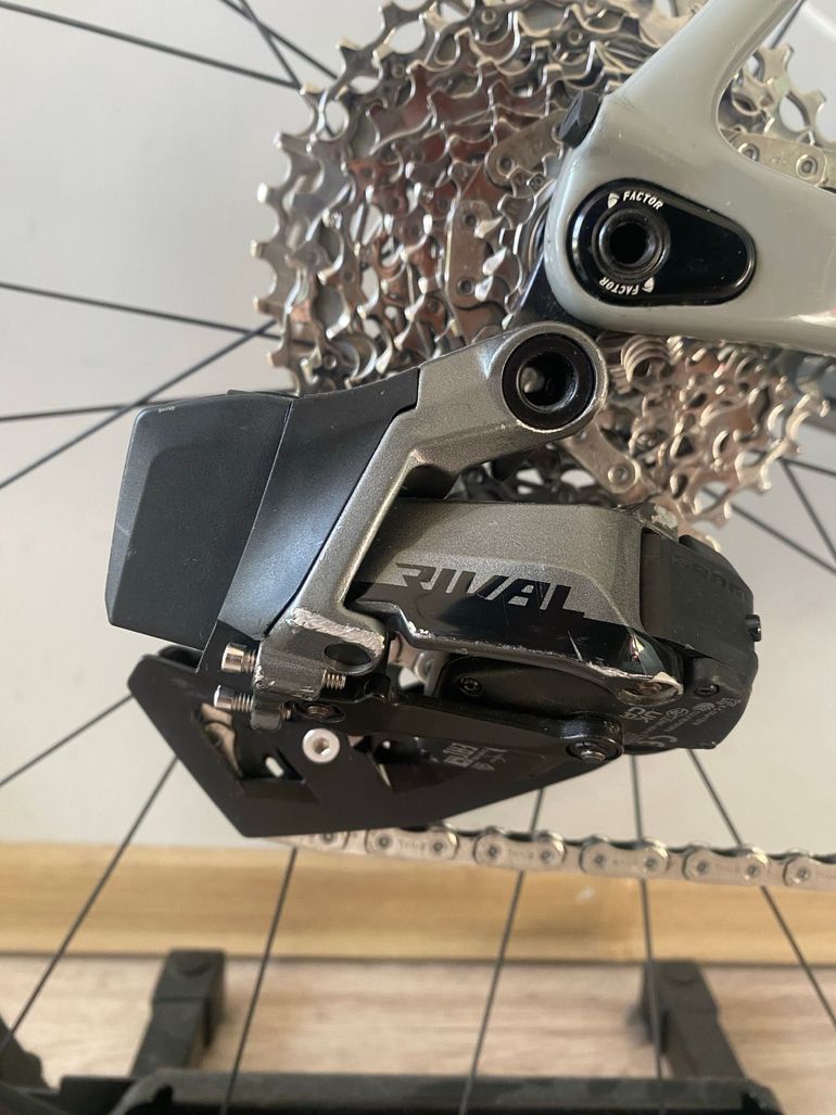 Brugt Factor O2 SRAM Rival eTap AXS 2023 2023 Road & Gravel — billede 10 af 18