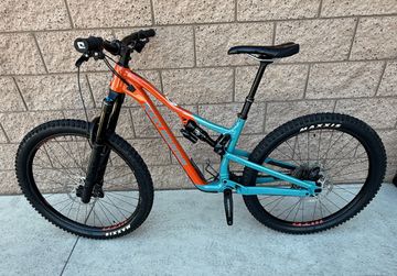 Used Rocky Mountain Instinct A50 Shimano 2023 2023 Mountainbike, Blue, 27.5, 29 — image 2 of 15