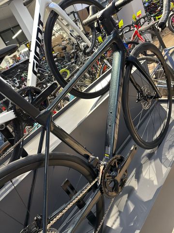 Käytetty Giant TCR Advanced 1 2025 2025 Road & Gravel — kuva 4 / 5
