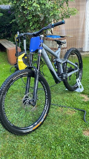 Used Trek Session 8 27.5 2019 2019 Mountainbike, Light Gray, 27.5 — image 3 of 3