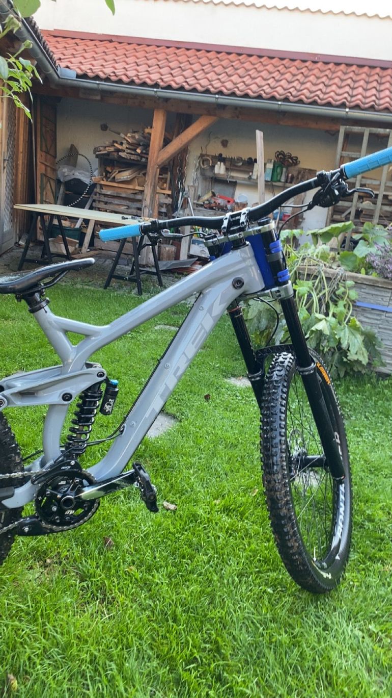 Used Trek Session 8 27.5 2019 2019 Mountainbike, Light Gray, 27.5 — image 2 of 3