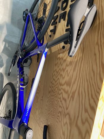 Used Giant Propel Advanced 1 2024 2024 Road & Gravel, Blue — image 8 of 8
