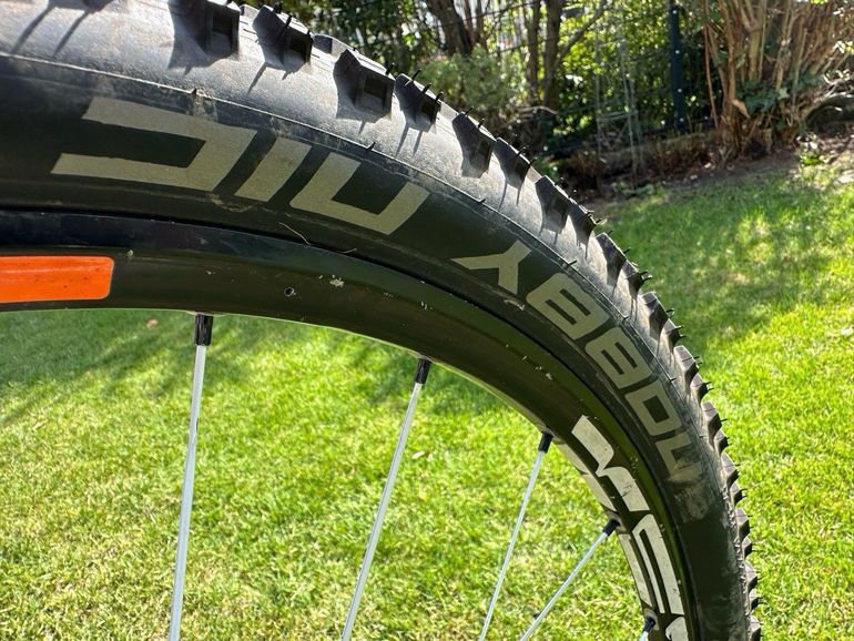 Used KTM Taser XTR 2012 Mountainbike, Light Gray — image 10 of 19