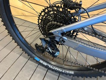Used Scott Genius eRIDE 930 2022 2022 Mountainbike, Light Gray, 29 — image 4 of 12