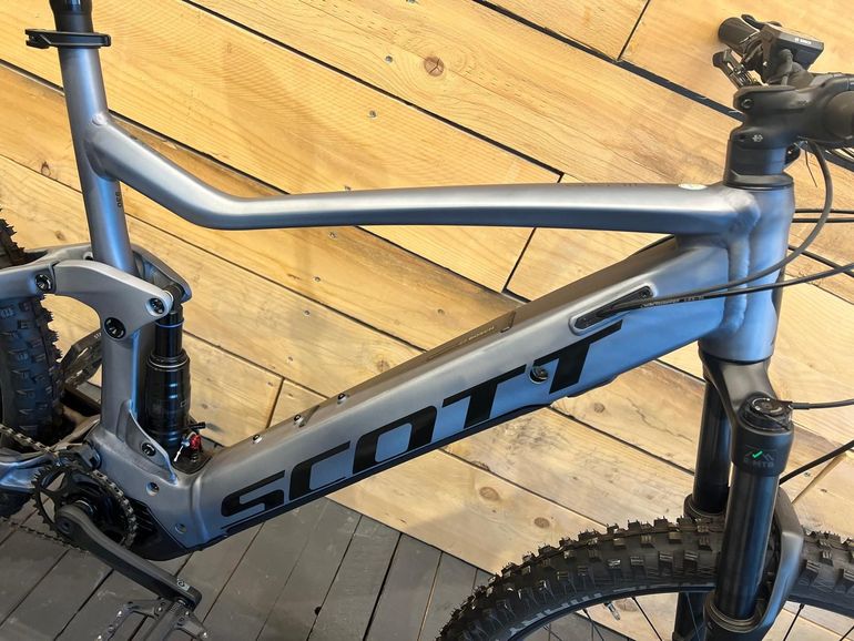 Used Scott Genius eRIDE 930 2022 2022 Mountainbike, Light Gray, 29 — image 8 of 12