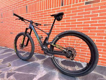 Used Scott Spark RC World Cup EVO AXS 2022 2022 Mountainbike, Green, 29 — image 9 of 17