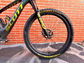 Used Scott Spark RC World Cup EVO AXS 2022 2022 Mountainbike, Green, 29 — image 5 of 17