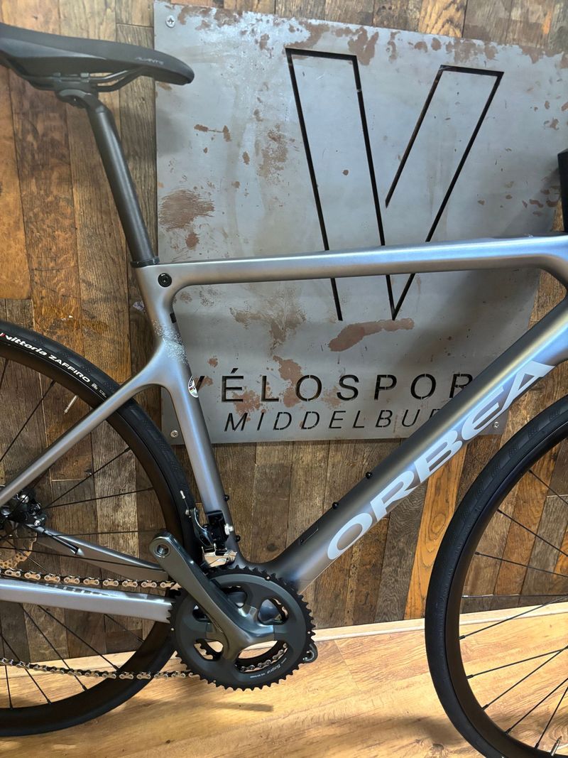 Used Orbea ORCA M40 2023 2023 Road & Gravel, Light Gray — image 2 of 3