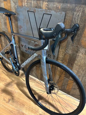 Used Orbea ORCA M40 2023 2023 Road & Gravel, Light Gray — image 3 of 3