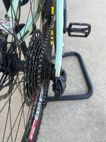 Used Santa Cruz Heckler SRAM GX Eagle AXS 2022 Mountainbike, Green — image 8 of 18