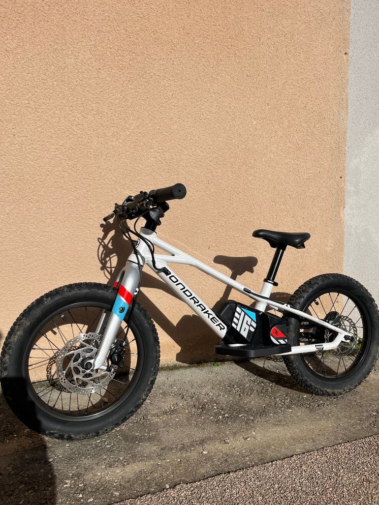 Gebrauchtes Mondraker grommy 2024 Mountainbike, Hellgrau — Bild 1 von 3