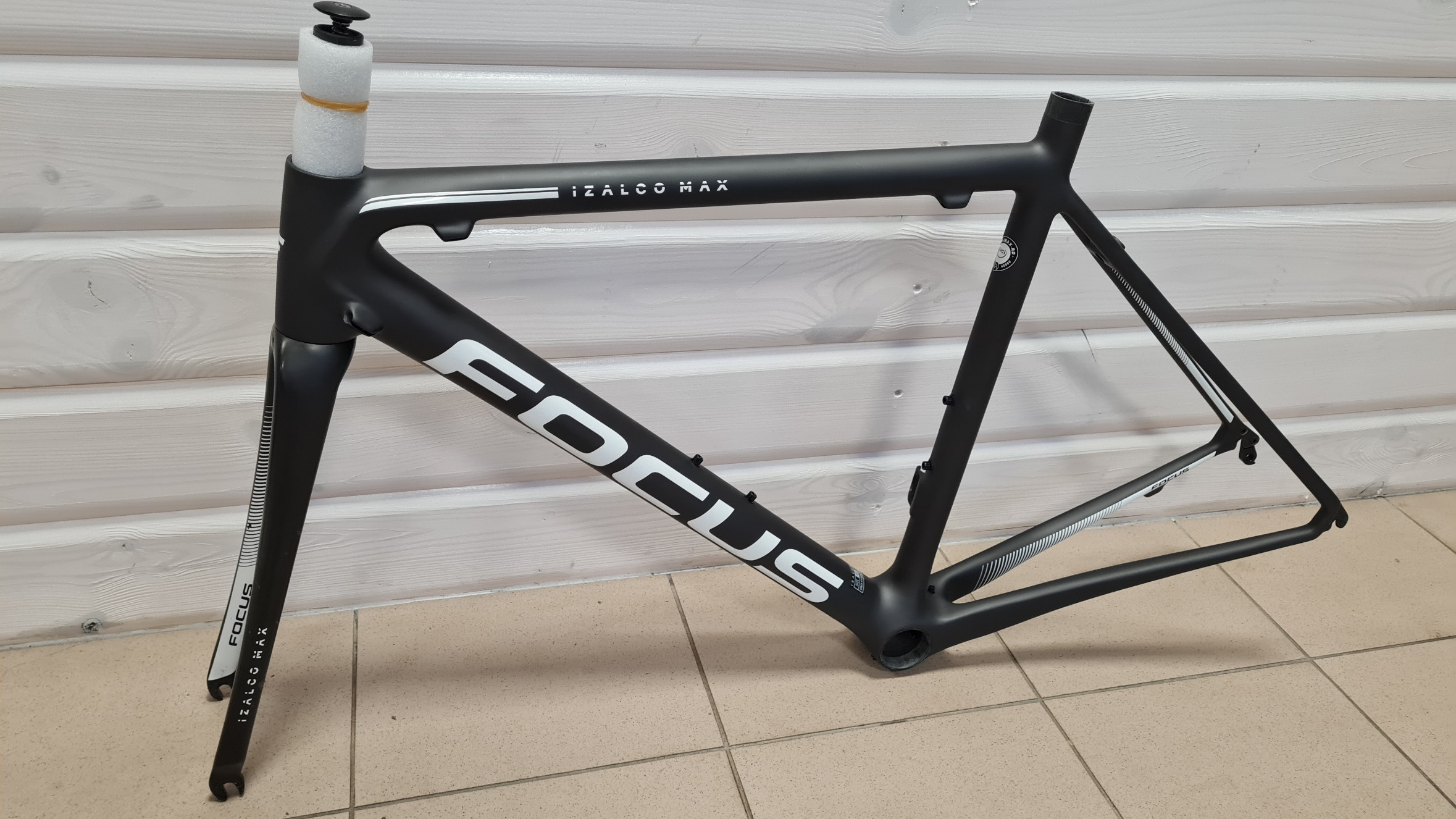 Focus Izalco Max Dura-Ace DI2 used in XS | buycycle