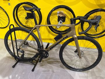Bianchi Impulso COMP GRX 610 disc 2024 2024 Road & Gravel d'occasion