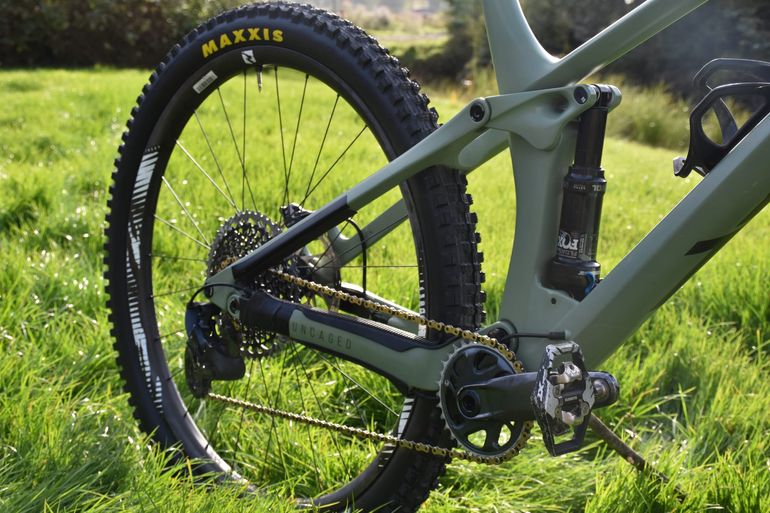 Used YT Industries Izzo Core 3 2022 Mountainbike, Grün — image 3 of 8