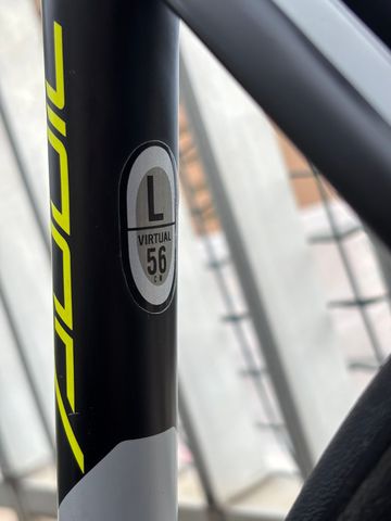 Used Scott Addict 10 2017 2017 Road & Gravel, Light Gray — image 2 of 7