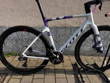 Käytetty Scott Addict RC Gravel 2024 Road & Gravel
