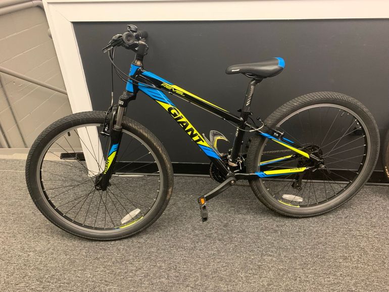 Used Giant Revel 2 2016 2016 Mountainbike, Green, 26 — image 2 of 8