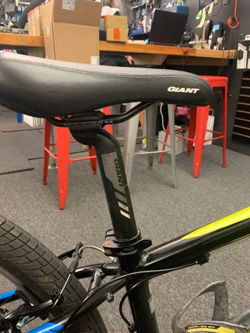 Used Giant Revel 2 2016 2016 Mountainbike, Green, 26 — image 7 of 8