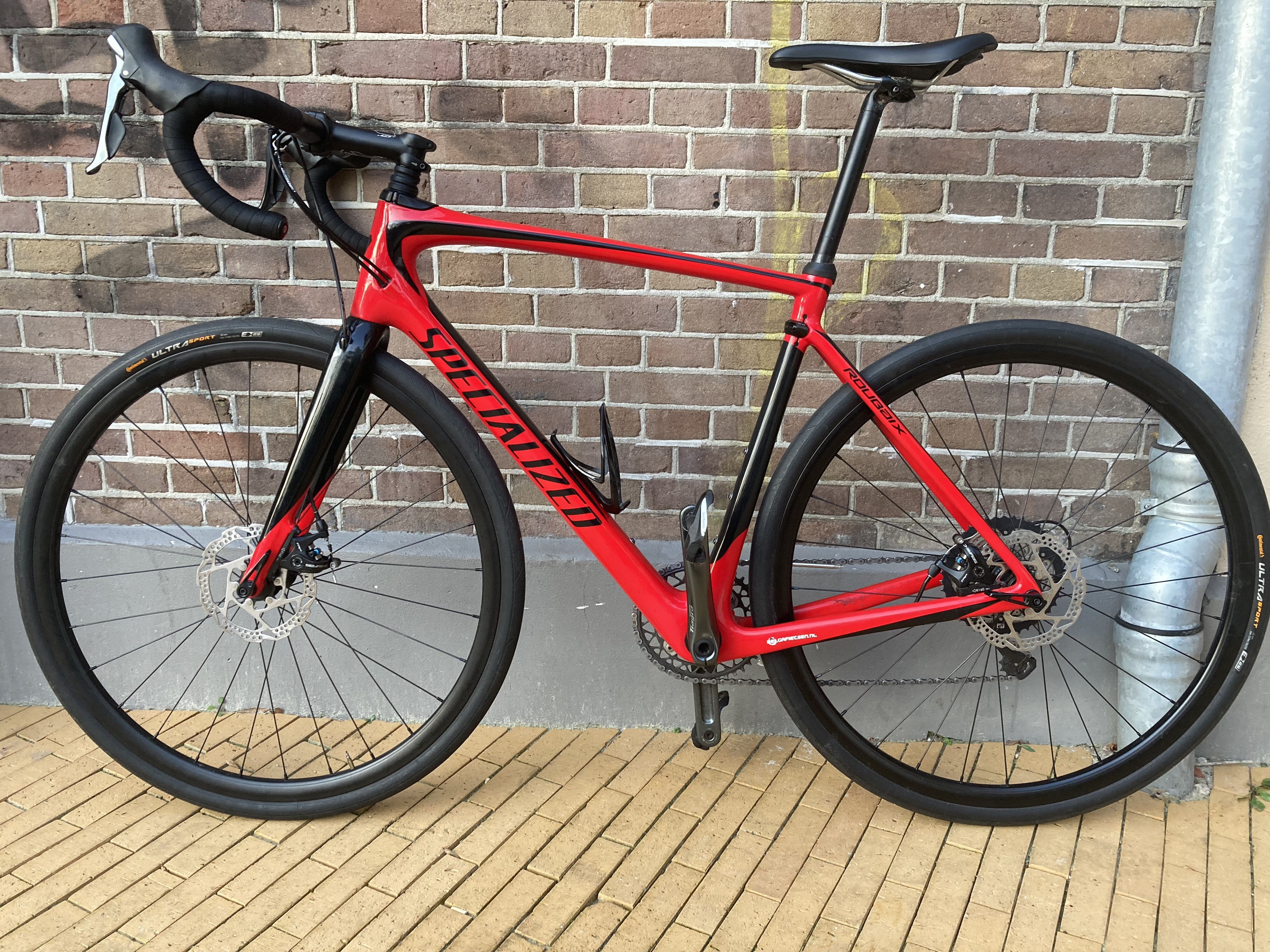 Specialized roubaix 2018 carbon road hot sale bike red