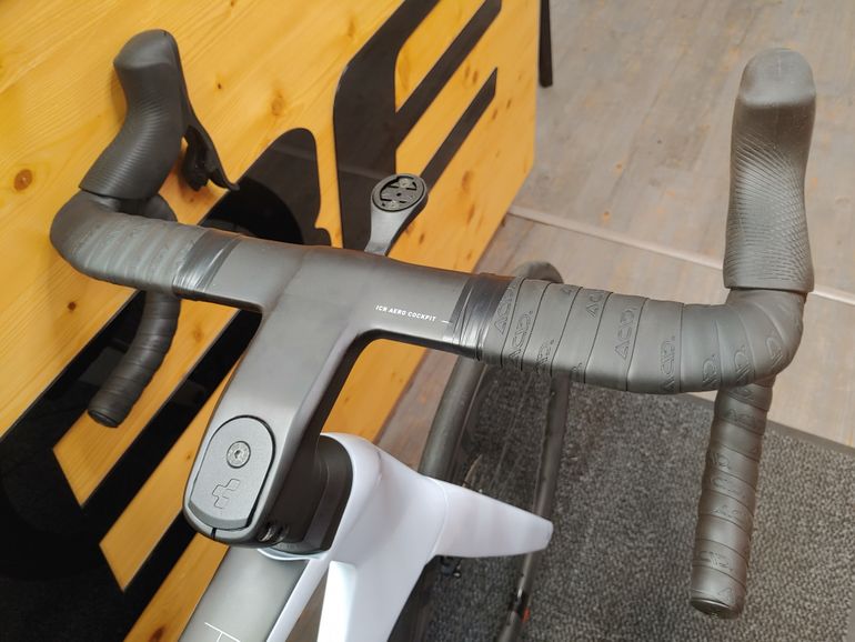 Used CUBE LITENING C:68X PRO 2022 Road & Gravel — image 6 of 9