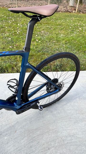 Tweedehands Scott Addict RC 20 2021 2021 Road & Gravel — afbeelding 3 van 6