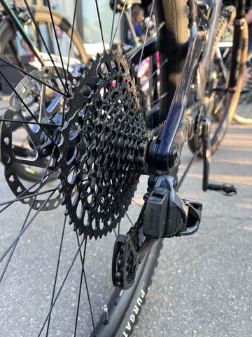Używany Scott Spark 900 AXS 2022 2022 Mountainbike — zdjęcie 10 z 11