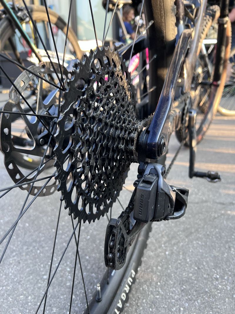 Używany Scott Spark 900 AXS 2022 2022 Mountainbike — zdjęcie 10 z 11
