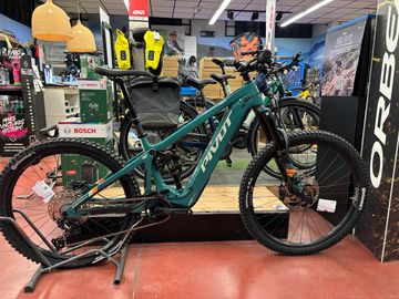 Käytetty Pivot Shuttle LT Bosch Race 2025 RIDE 2025 MTB