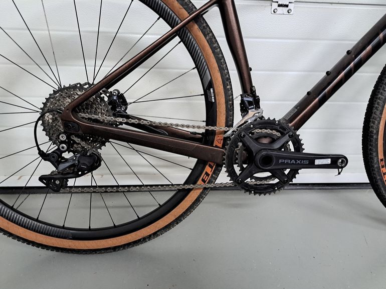 Used Giant Revolt Advanced 0 2020 Road & Gravel — image 2 of 6