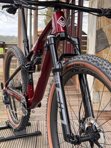 Used Megamo Track Flight Attendant / XX 2025 Mountainbike, Red — image 8 of 9